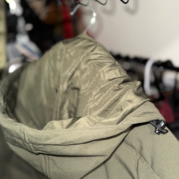 Men's Dark Green Puffer Jacket - Picture 7 of 7